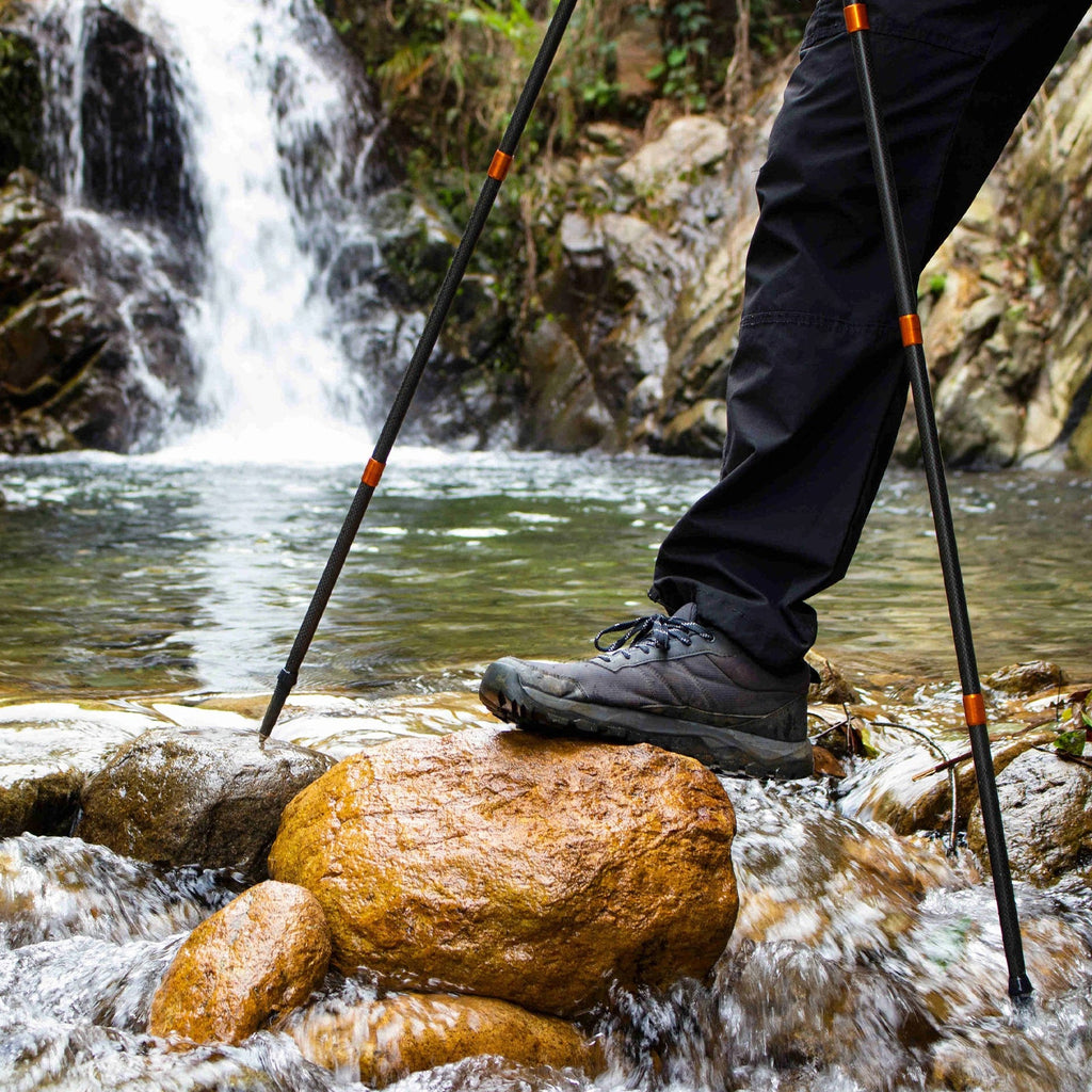 One pair of ultralight carbon fiber folding trekking poles