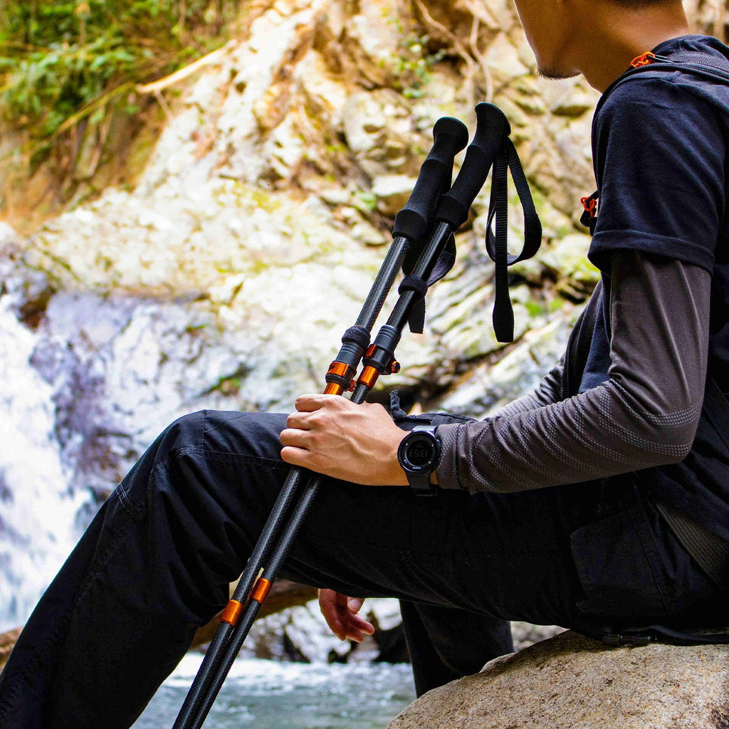One pair of ultralight carbon fiber folding trekking poles